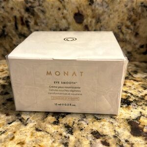 monat eye smooth